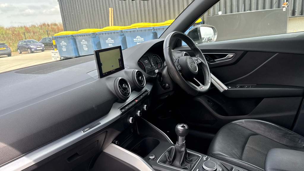 Audi Q2 30 Tdi Black Edition #10