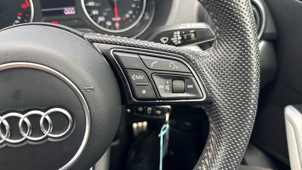 Audi Q2 30 Tdi Black Edition #23