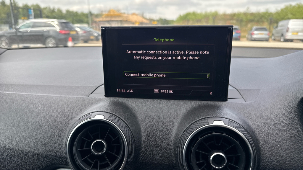 Audi Q2 30 Tdi Black Edition #32