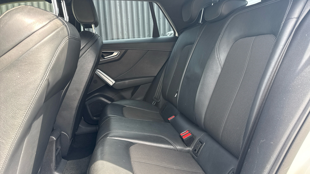 Audi Q2 30 Tdi Black Edition #14