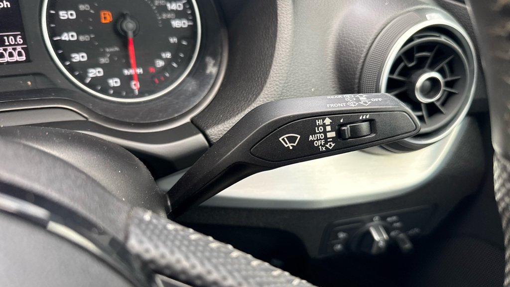 Audi Q2 30 Tdi Black Edition #25