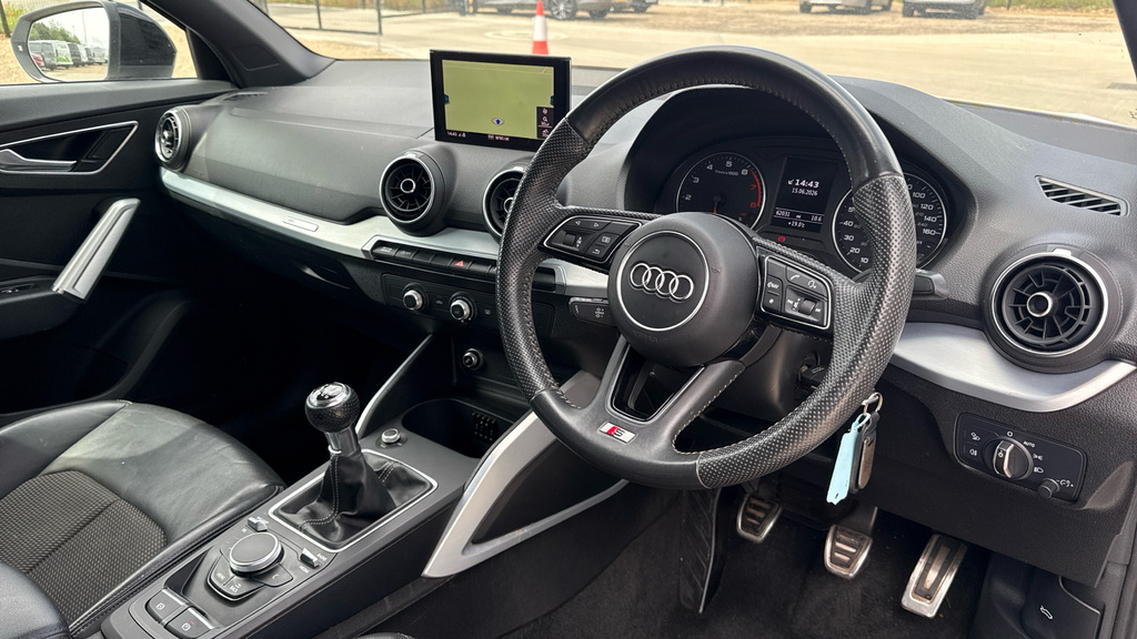 Audi Q2 30 Tdi Black Edition #9