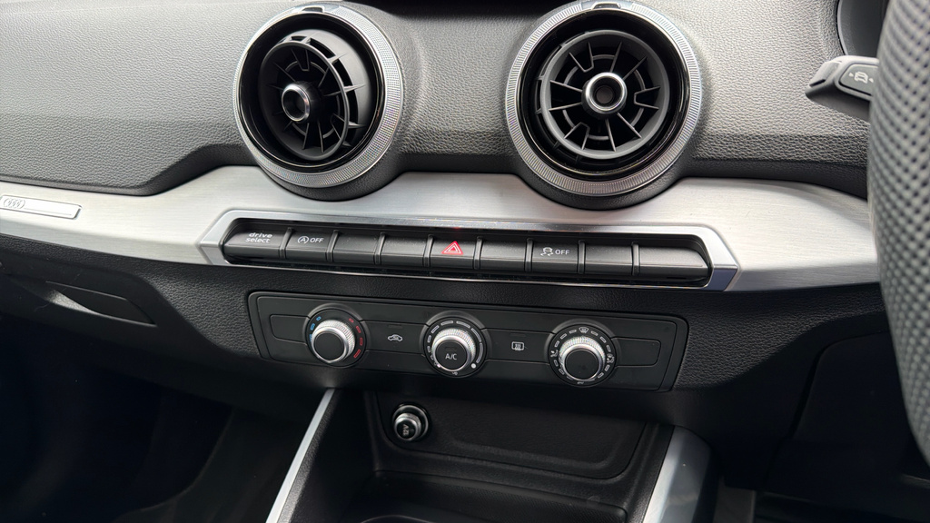 Audi Q2 35 Tfsi S Line S Tronic Black #23