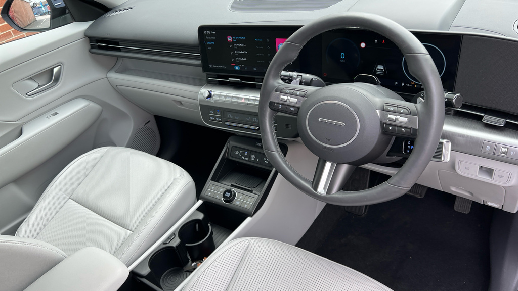 Hyundai Kona Advance Red #18