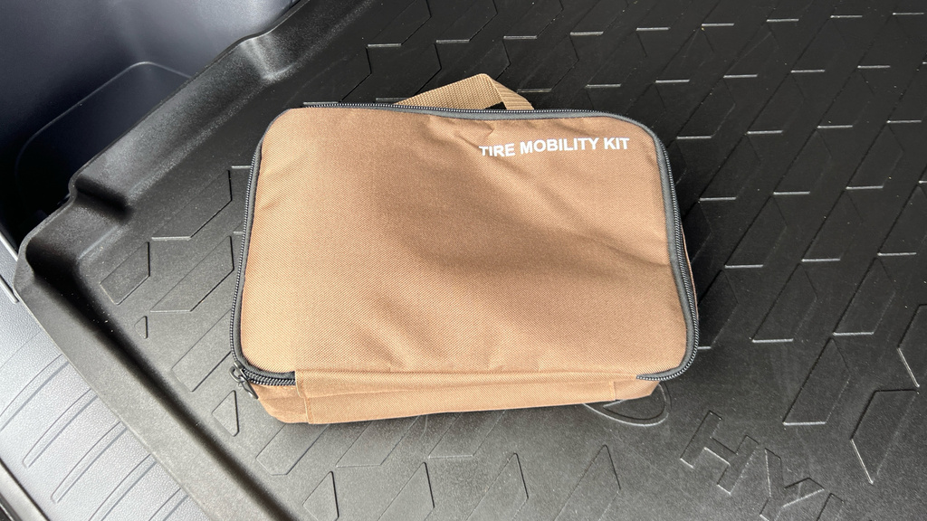 Hyundai Kona Advance Red #39