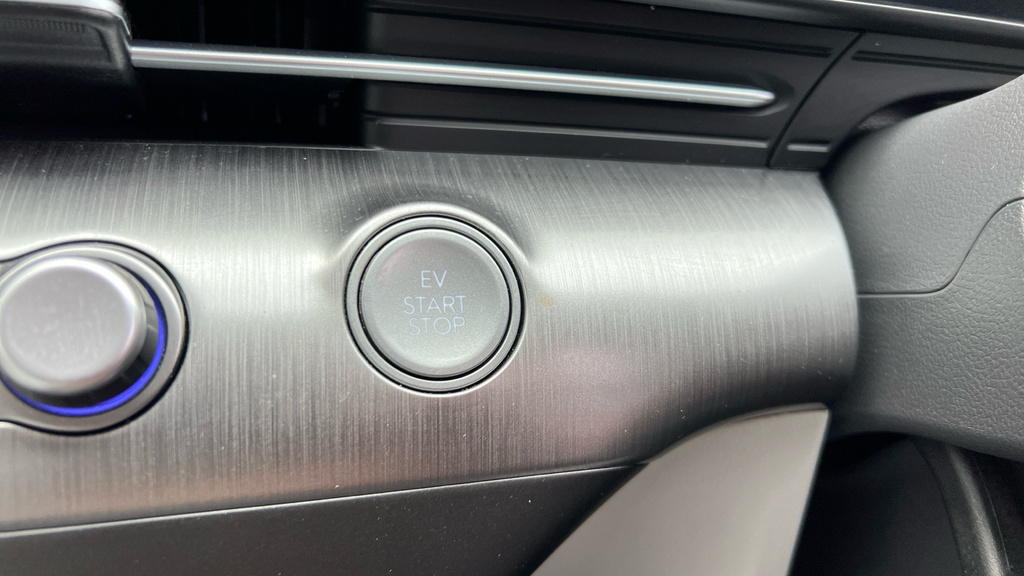 Hyundai Kona Advance Red #31