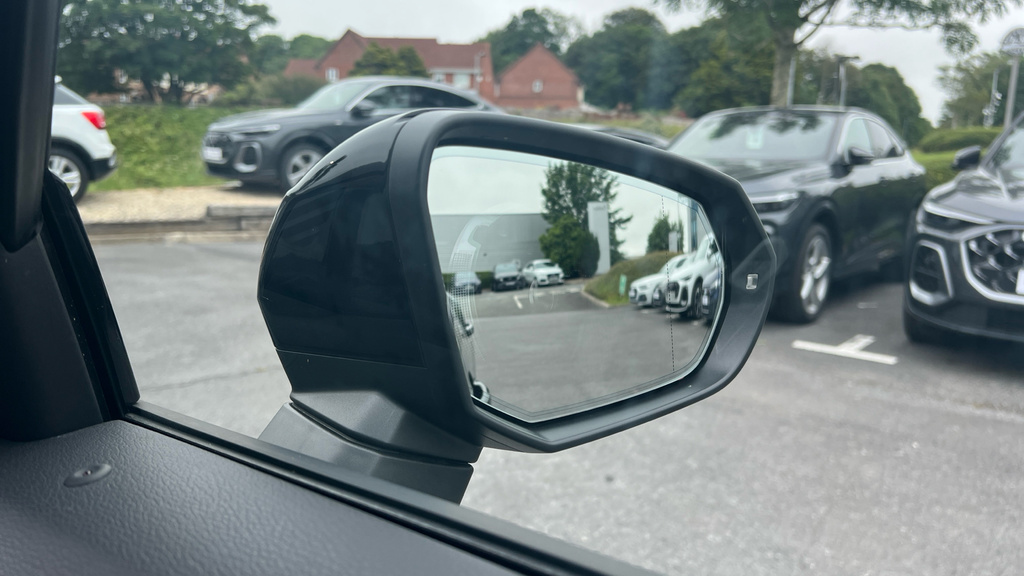 Audi Q2 35 Tfsi S Line S Tronic White #43