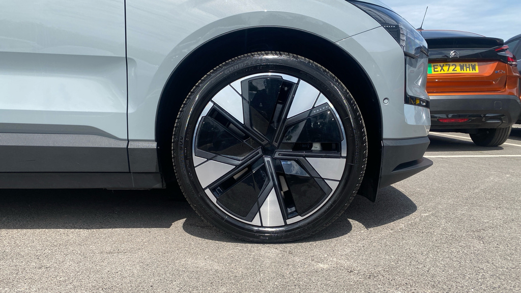 Volvo EX30 200Kw Sm Extended Range Plus 69Kwh Black #37