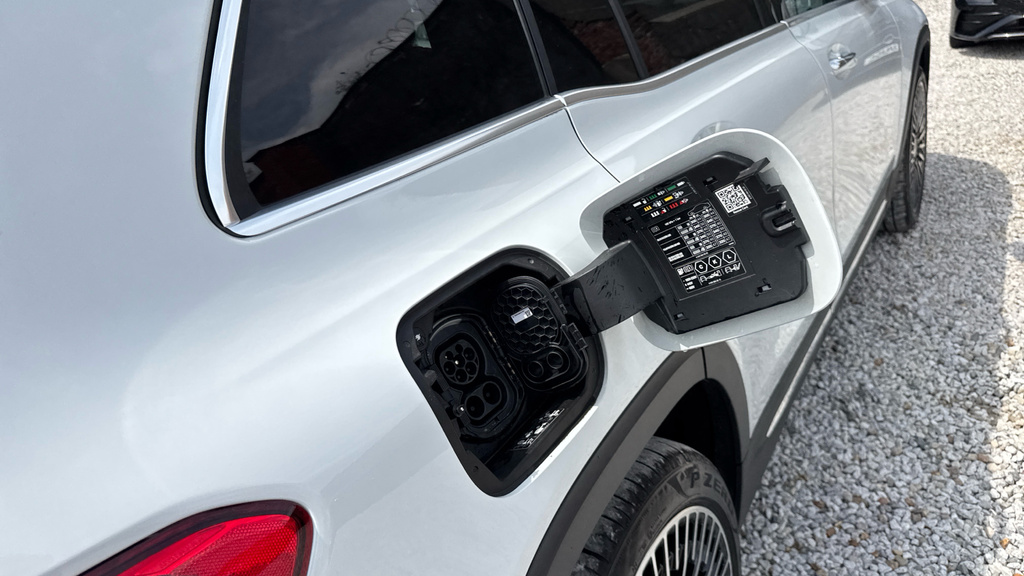 Mercedes-Benz EQB Suv Black #32