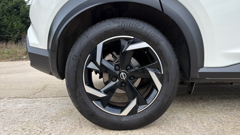 Nissan Juke N-connecta Red #22