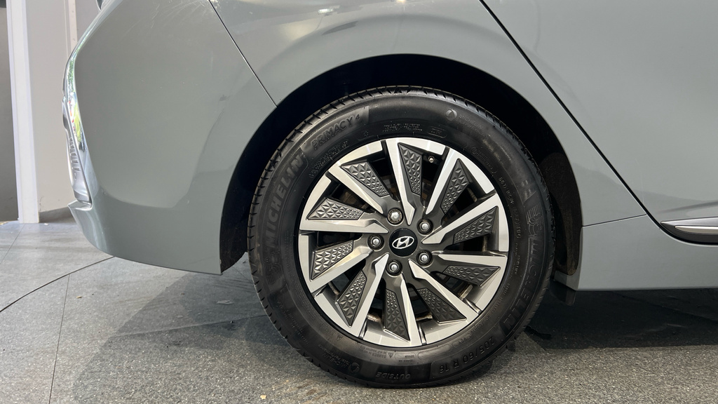 Hyundai Ioniq Hatchback Blue #31