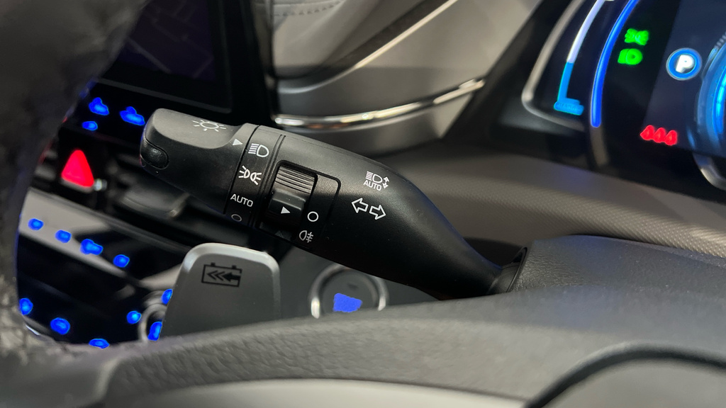 Hyundai Ioniq Hatchback Blue #36