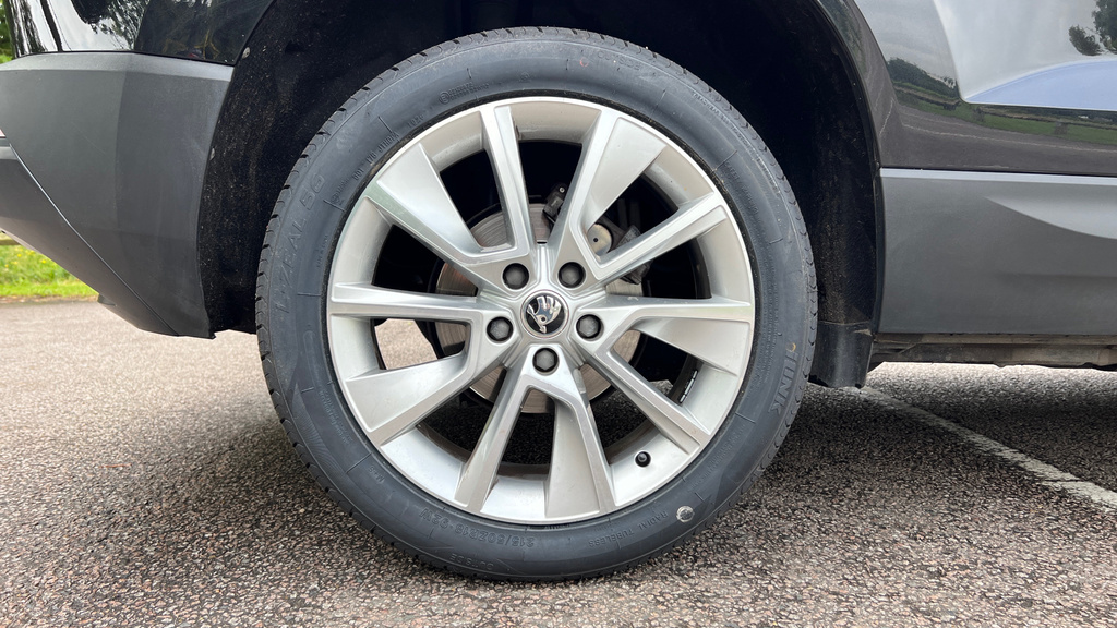 Skoda Karoq Edition Blue #28
