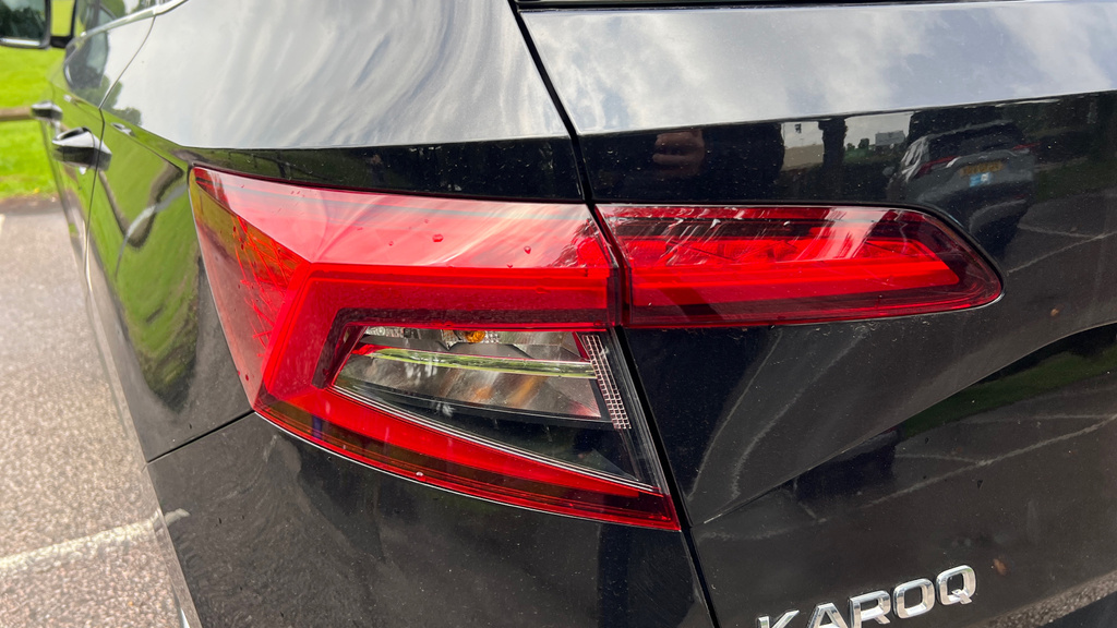 Skoda Karoq Edition Blue #4