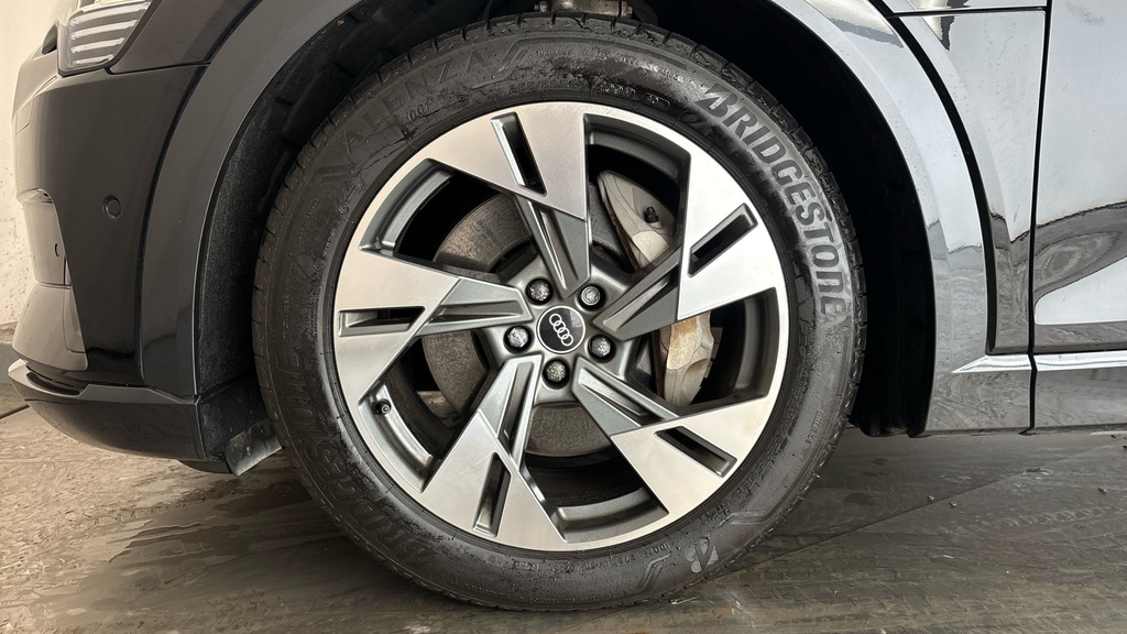 Audi E-tron Audi E-tron Sportback Vorsprung 55 Quattro 300,00 Black #20
