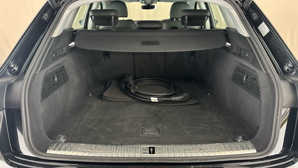 Audi E-tron Audi E-tron Sportback Vorsprung 55 Quattro 300,00 Black #18