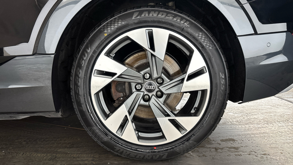 Audi E-tron Audi E-tron Sportback Vorsprung 55 Quattro 300,00 Black #21