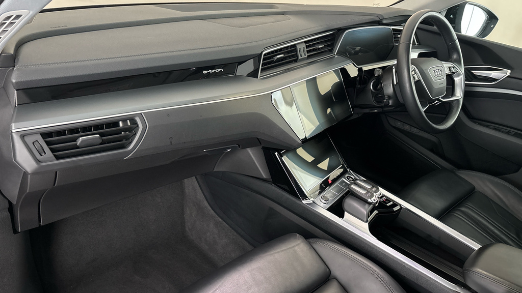 Audi E-tron Audi E-tron Sportback Vorsprung 55 Quattro 300,00 Black #10