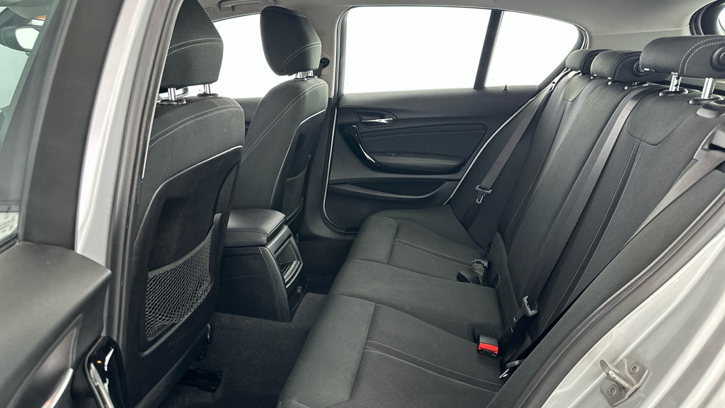 BMW 1 Series 118D Se Silver #19