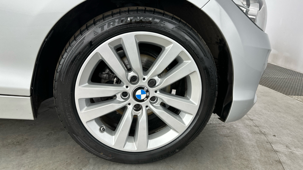 BMW 1 Series 118D Se Silver #25