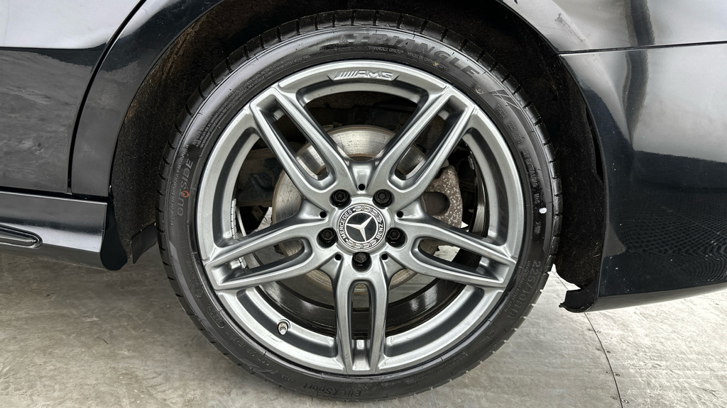 Mercedes-Benz CLA Class 200 Amg Line Tip Black #23