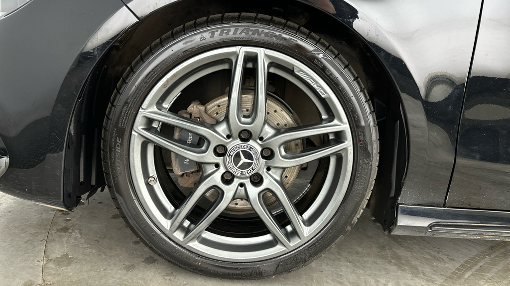 Mercedes-Benz CLA Class 200 Amg Line Tip Black #22