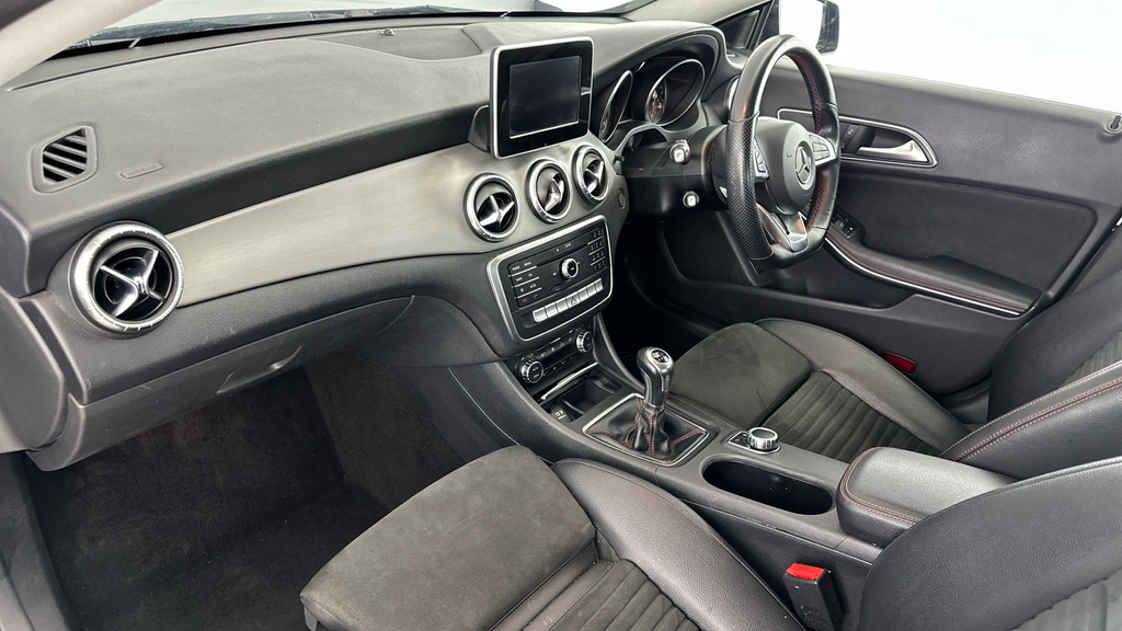 Mercedes-Benz CLA Class 200 Amg Line Tip Black #11