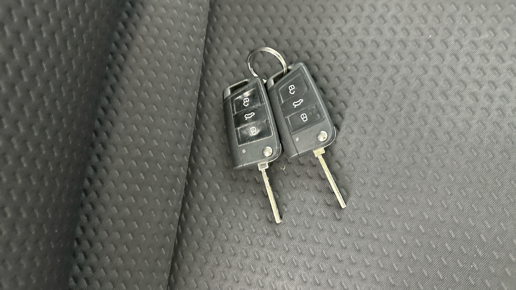 Volkswagen Polo Hatchback Silver #29