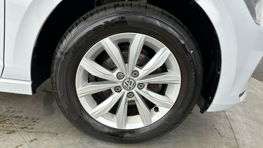 Volkswagen Polo Hatchback Silver #27