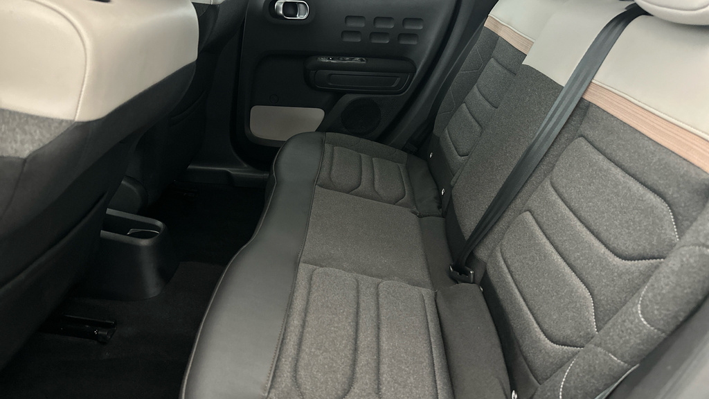 Citroen C3 Citroen C3 1.2 Puretech Saint James Hatchback 5... Beige #20