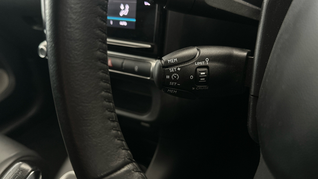 Citroen C3 Citroen C3 1.2 Puretech Saint James Hatchback 5... Beige #13
