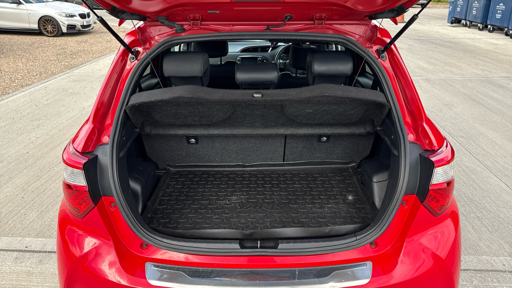 Toyota Yaris Hatchback  #15