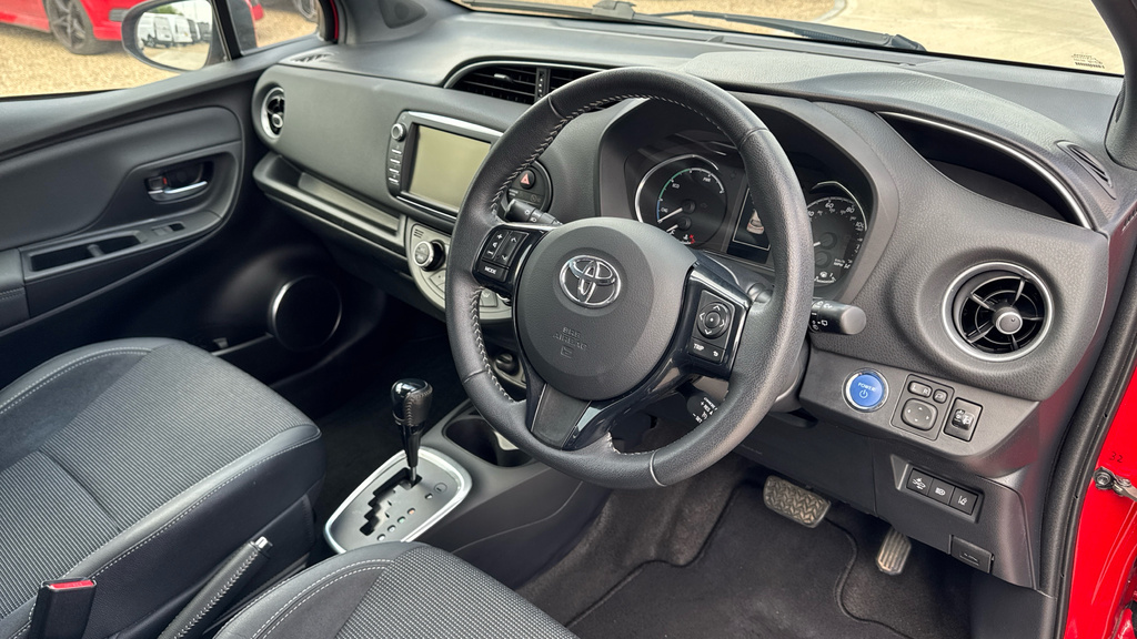 Toyota Yaris Hatchback  #9