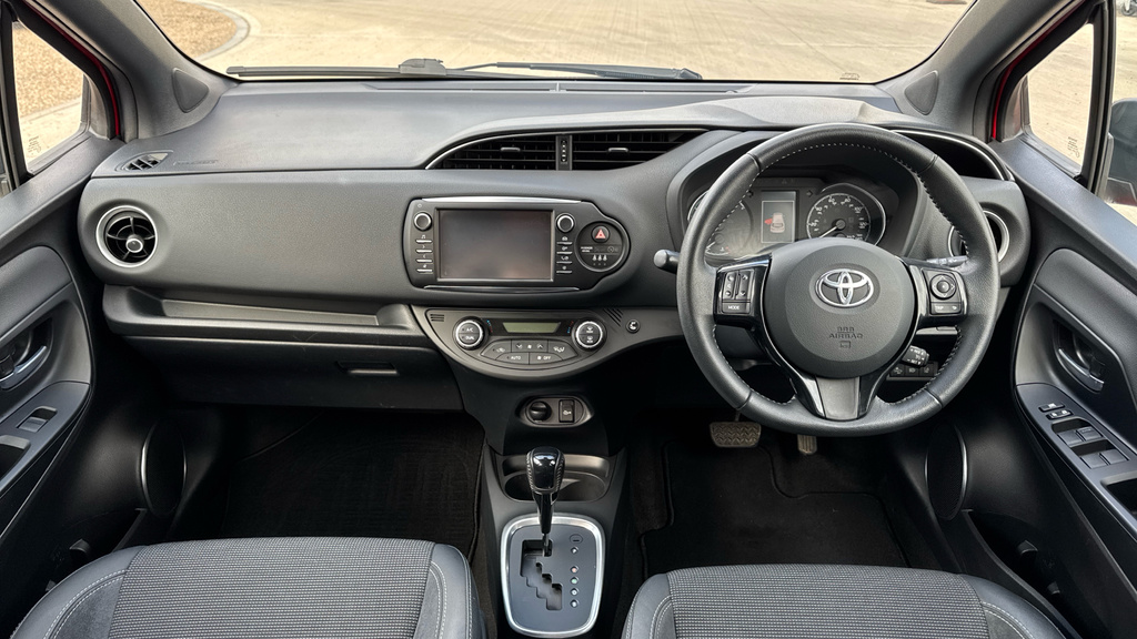 Toyota Yaris Hatchback  #11