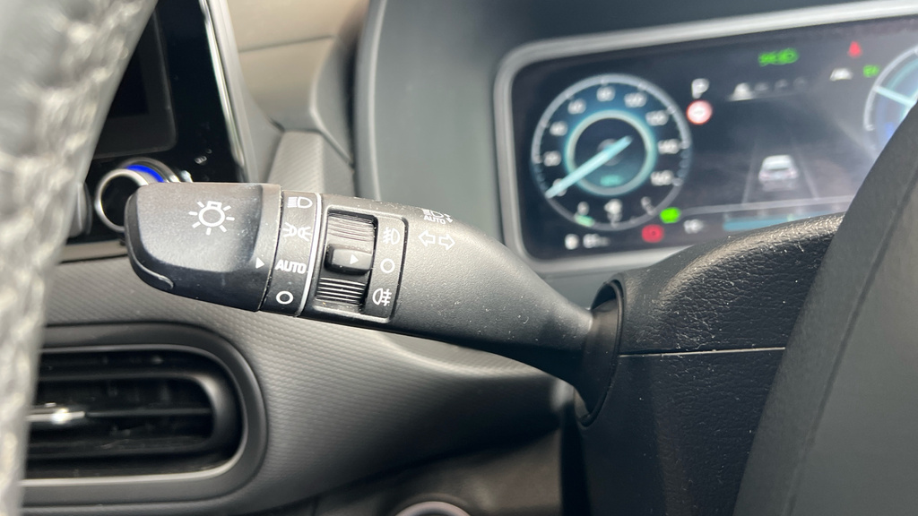 Hyundai Kona Hatchback Blue #28
