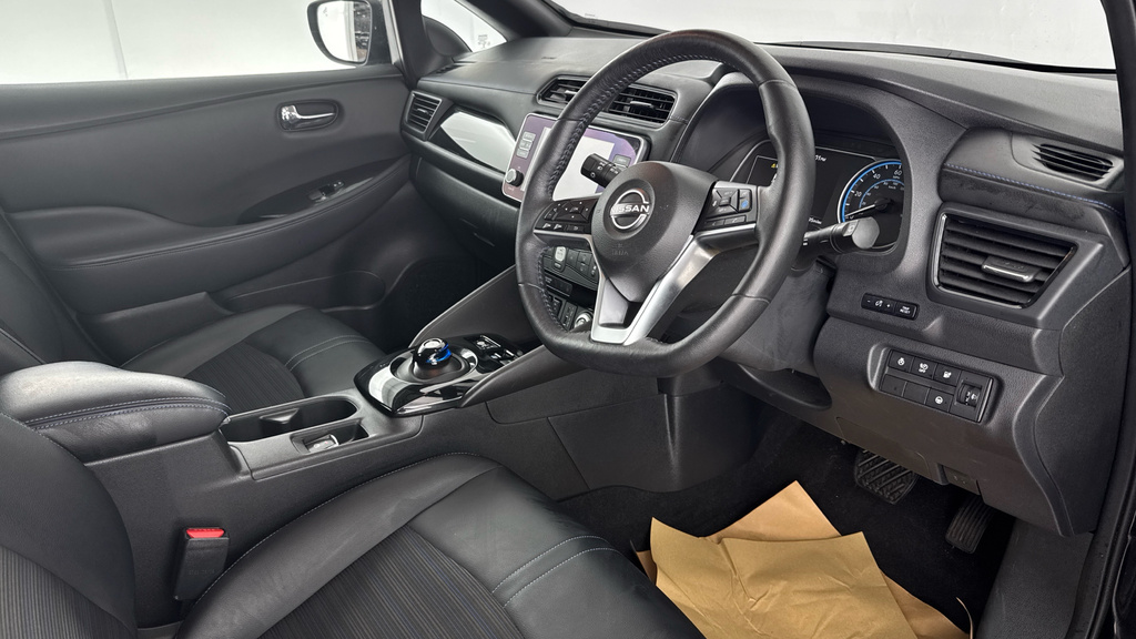 Nissan Leaf Nissan Leaf N-connecta Black #9