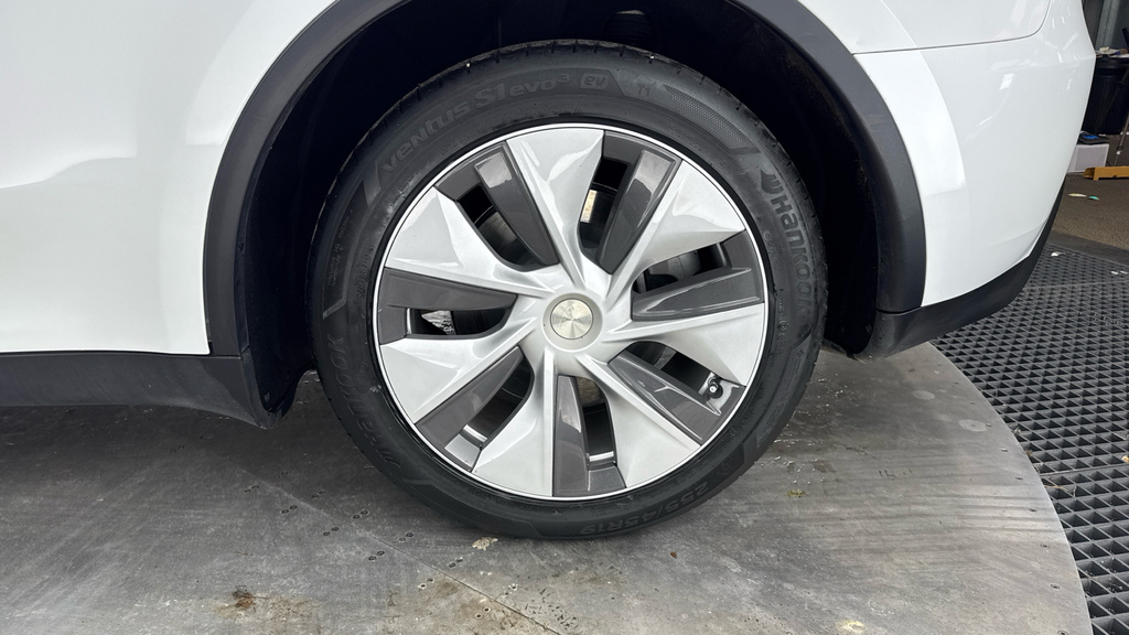 Tesla Model Y Suv Rwd 346 Ps White #17