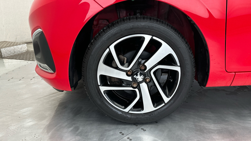 Peugeot 108 1.0 72 Active Red #21