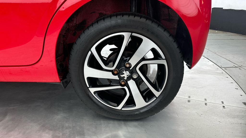 Peugeot 108 1.0 72 Active Red #22