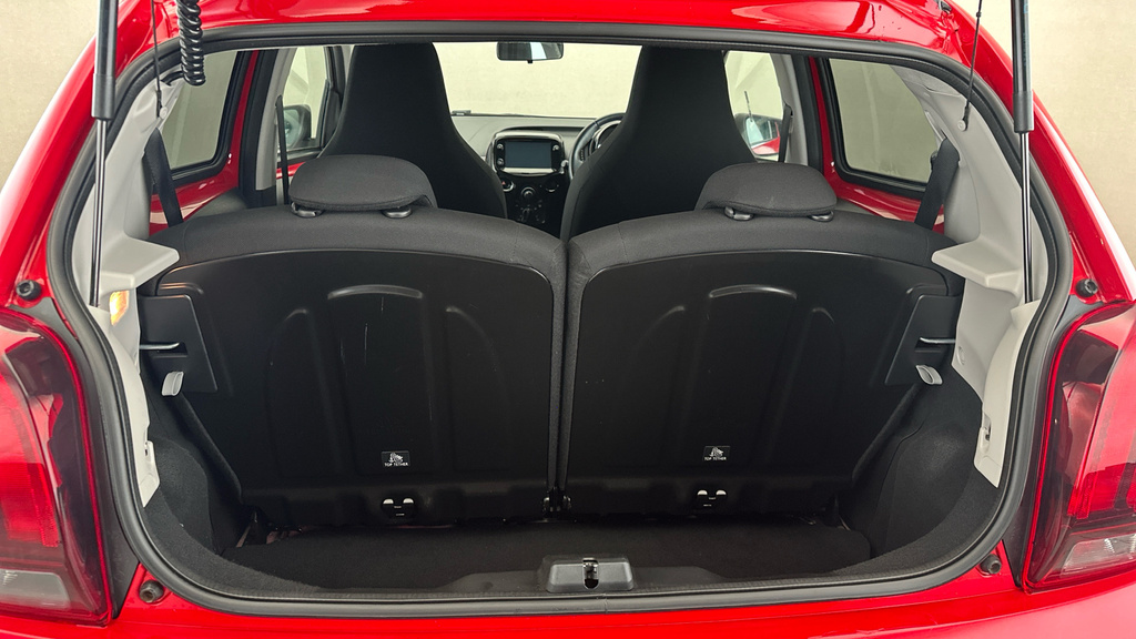 Peugeot 108 1.0 72 Active Red #19