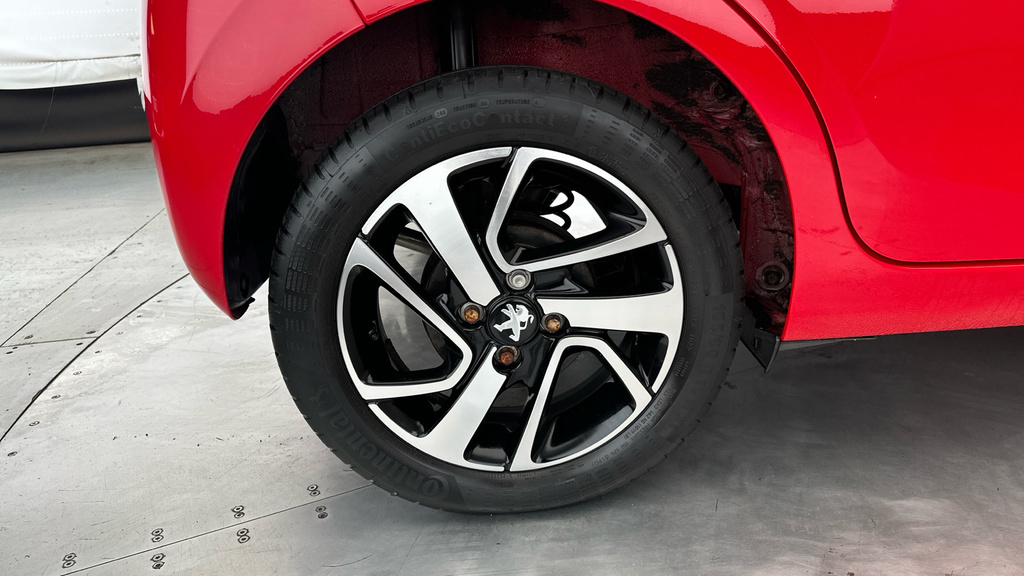 Peugeot 108 1.0 72 Active Red #23