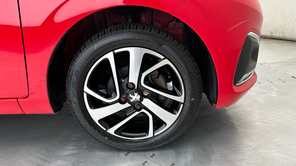 Peugeot 108 1.0 72 Active Red #24