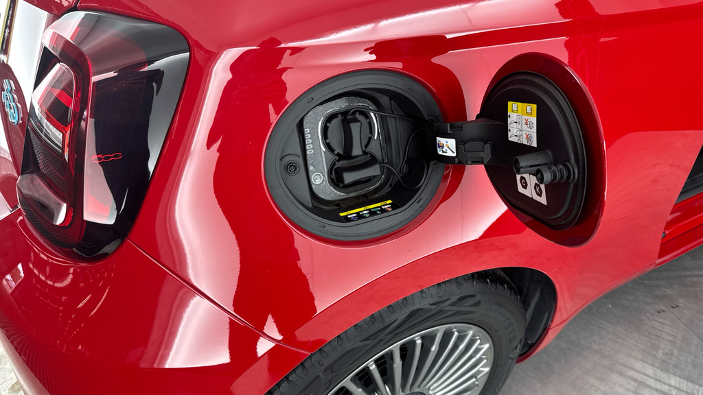 Fiat 500E 42Kwh La Prima #21