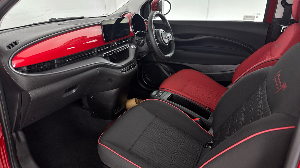 Fiat 500E 42Kwh La Prima #10