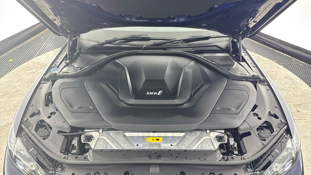 BMW i4 I4 Edrive40 M Sport Blue #16
