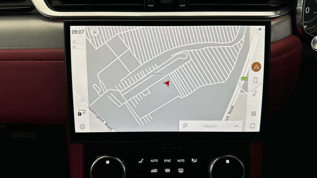 Jaguar F-Pace Jaguar Estate 2.0 D200 R-dynamic S White #23