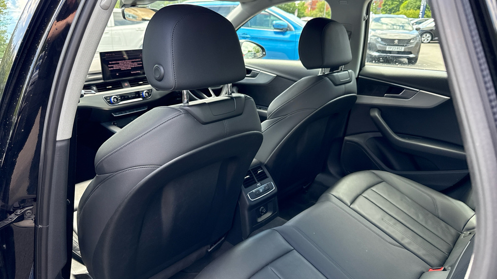 Audi A4 40 Tfsi 204 Black Edition S Tronic Red #24