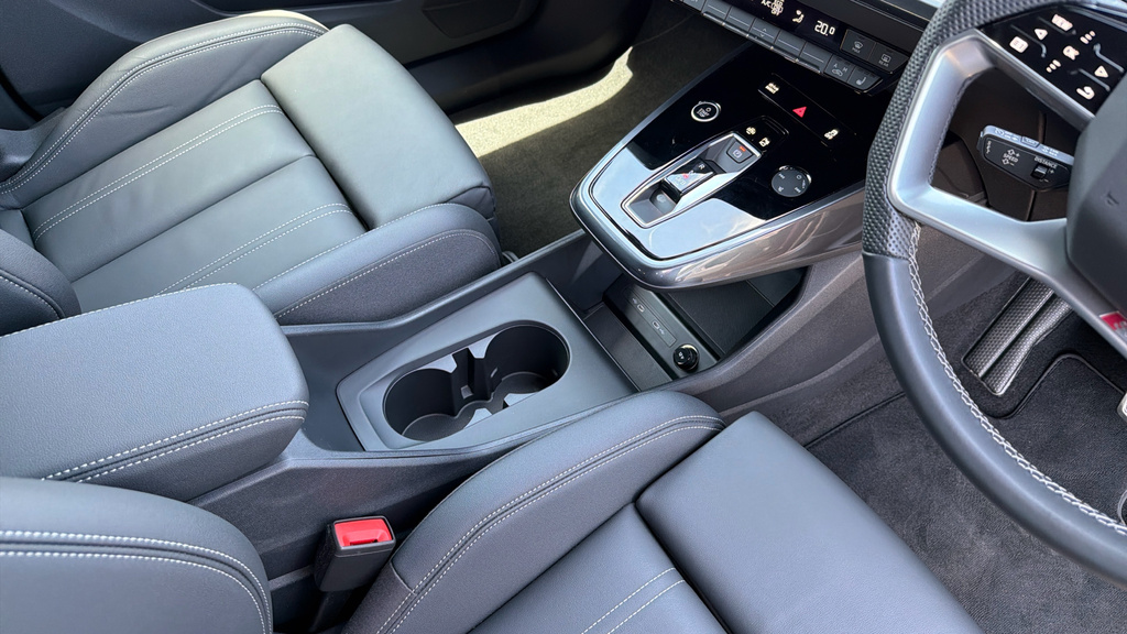 Audi Q4 E Tron 250Kw 55 Quattro 82Kwh S Line Lthtech Blue #25