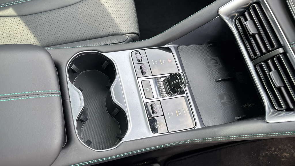 Byd Seal U 1.5 Dm-i Awd Design Black #43