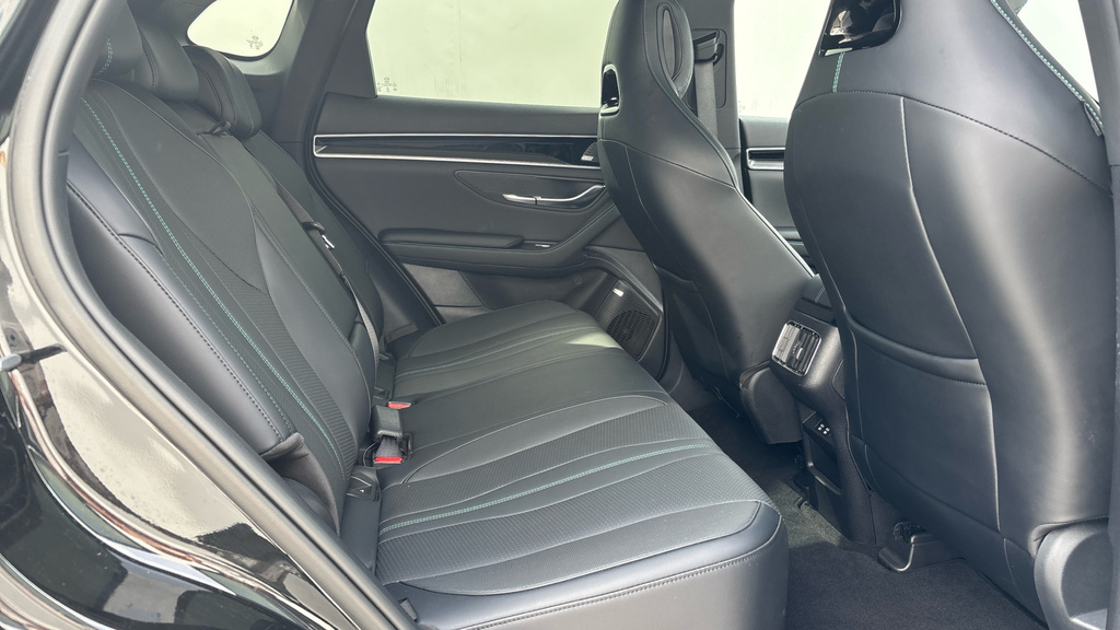 Byd Seal U 1.5 Dm-i Awd Design Black #32